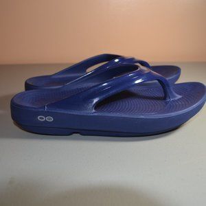 OOfos OOlala Navy Sandals Size 8